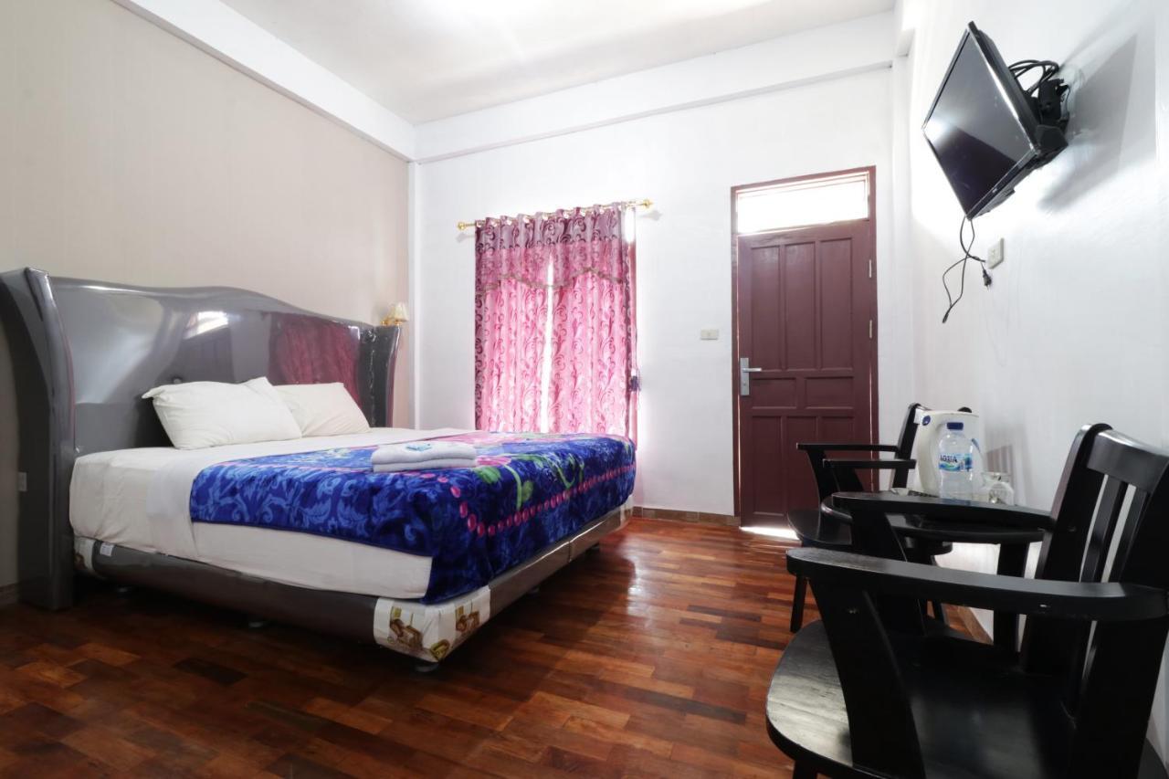 Villa Keluarga Bre Batunanggar Berastagi Esterno foto