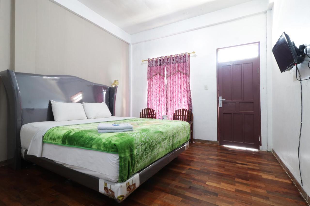 Villa Keluarga Bre Batunanggar Berastagi Esterno foto